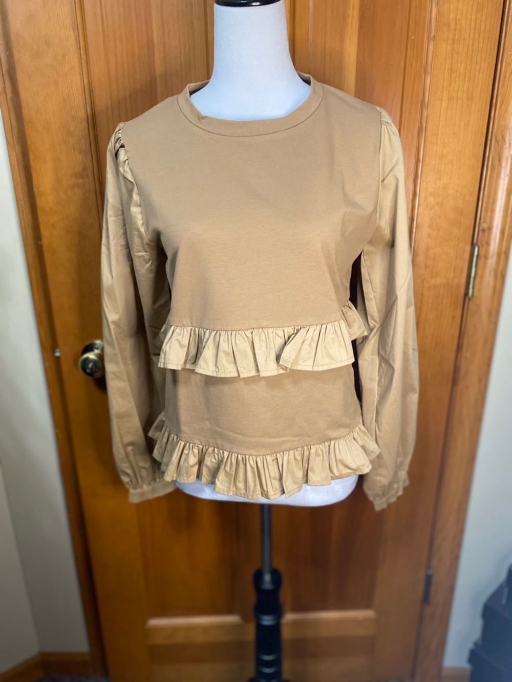NWT Ruffled Long Sleeve Blouse - Picture 3 of 5
